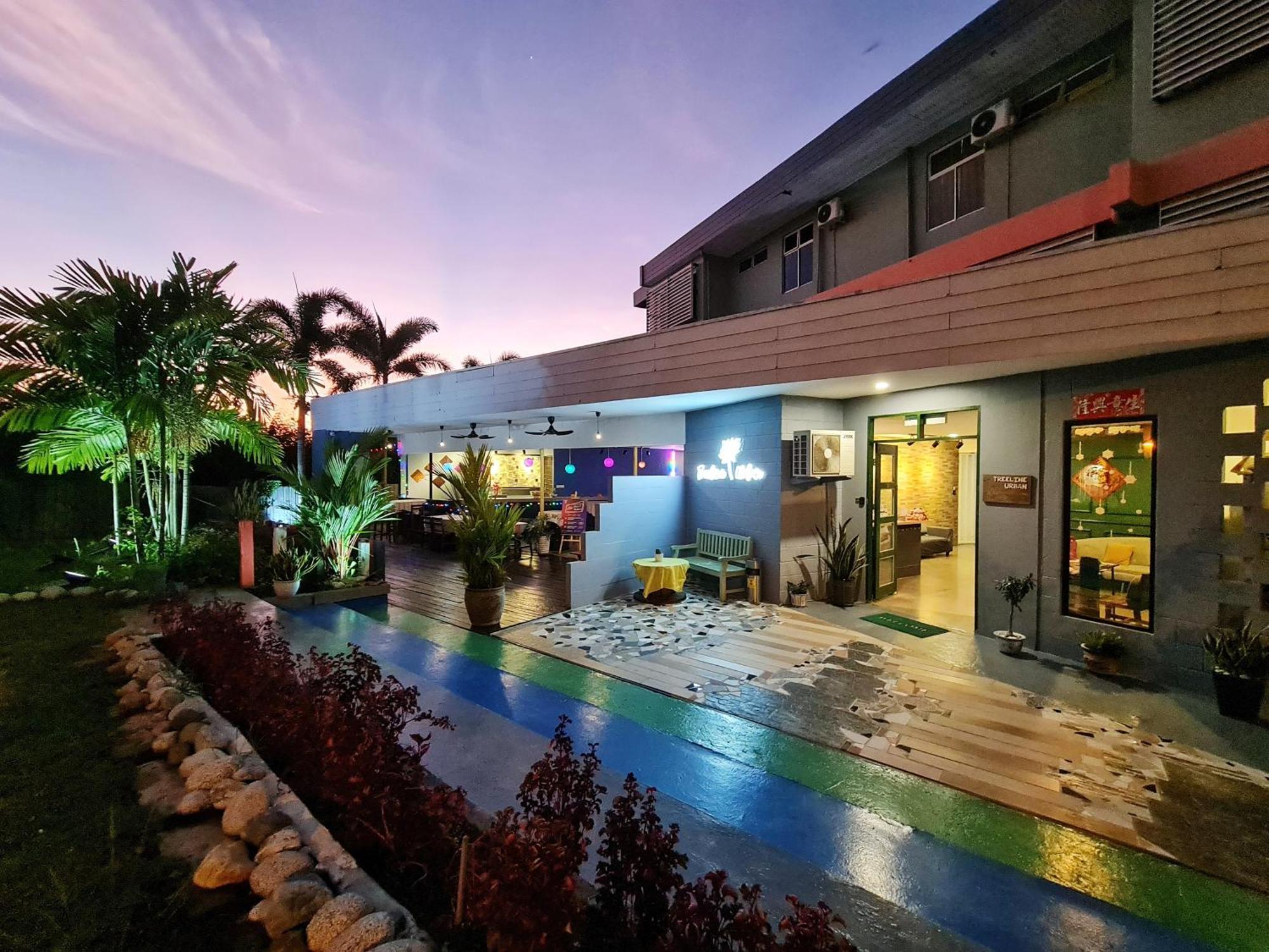 Treeline Urban Inn Кота-Кинабалу Экстерьер фото